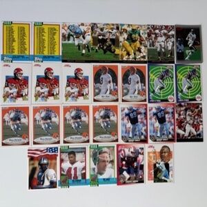 Mixed Lot of 26 Loose Cards Football Trading Cards